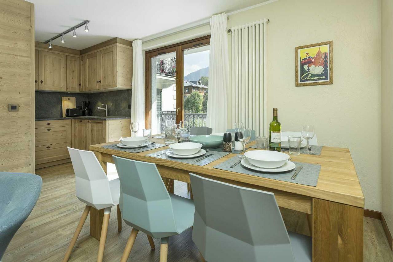Apartment Ensa - Alpes Travel - Central Chamonix - Sleeps 4 ภายนอก รูปภาพ
